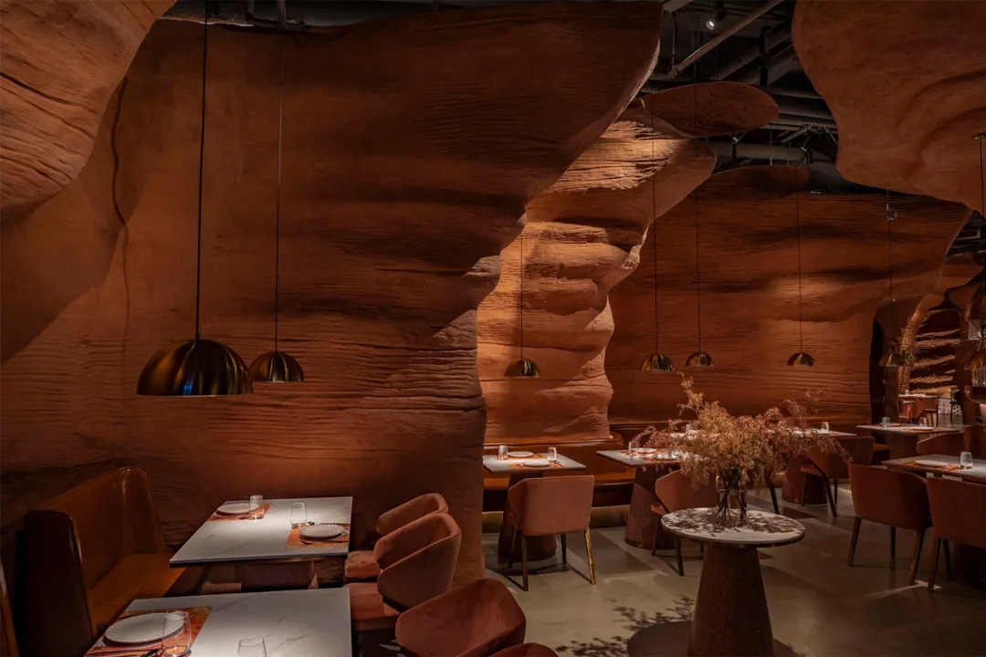 阳江深圳餐饮空间设计，让你穿梭在原始峡谷之中
